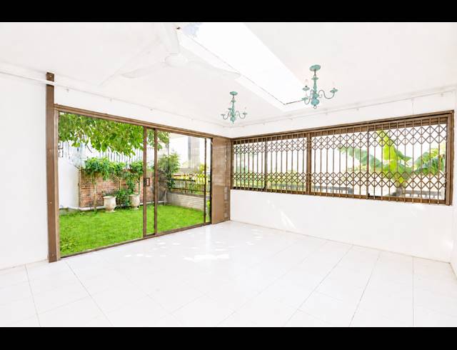3 BEDROOM TOWNHOUSE FOR SALE IN ESSENWOOD